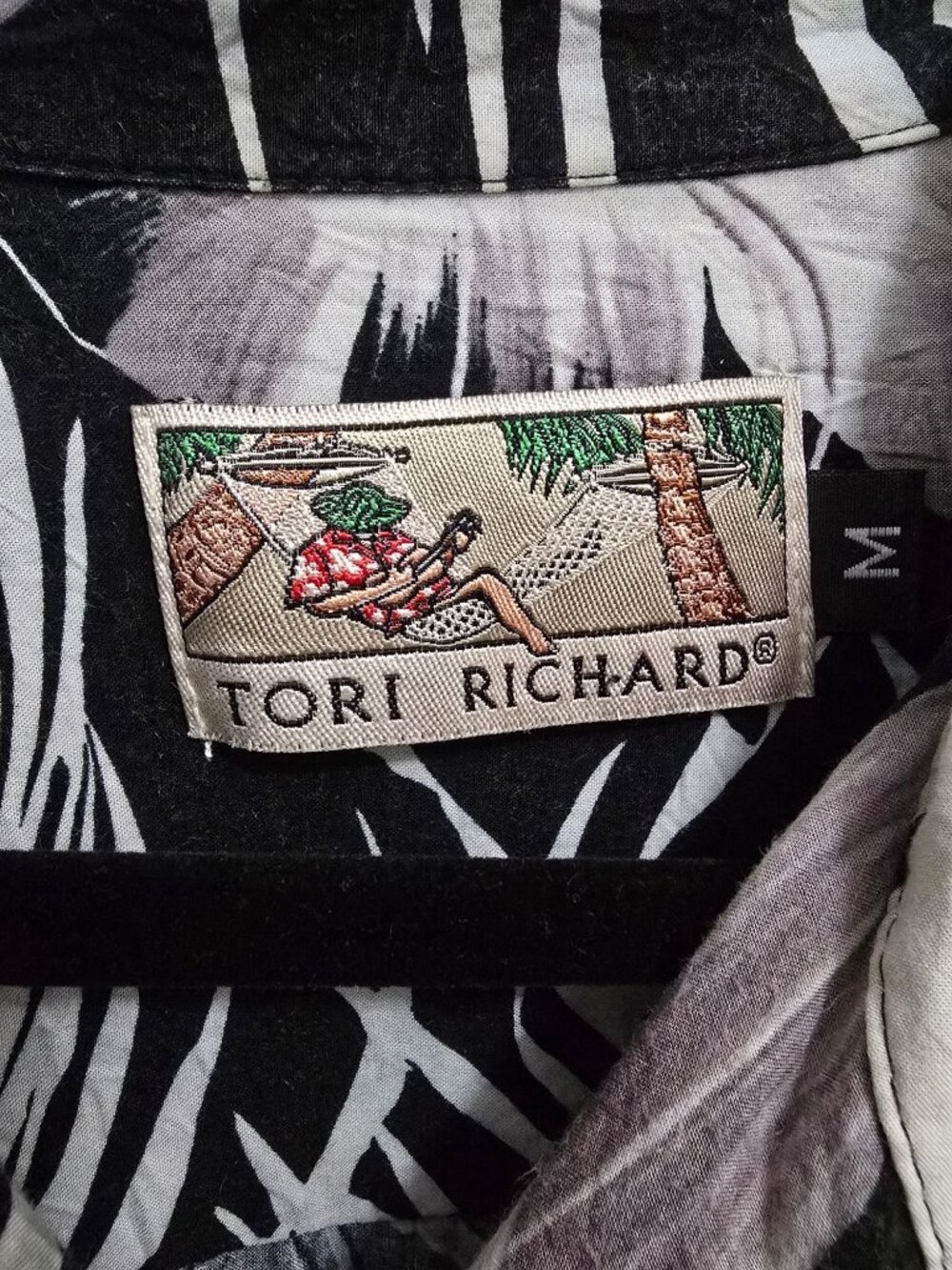 Tori Richard Mens Hawaiian Shirt Black  Gray Floral Tropical Short Sleeve M READ - Picture 4 of 7